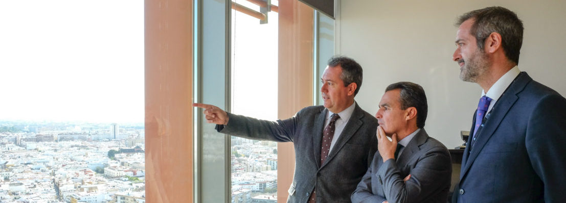 El alcalde de Sevilla visita el conjunto de la Torre Sevilla