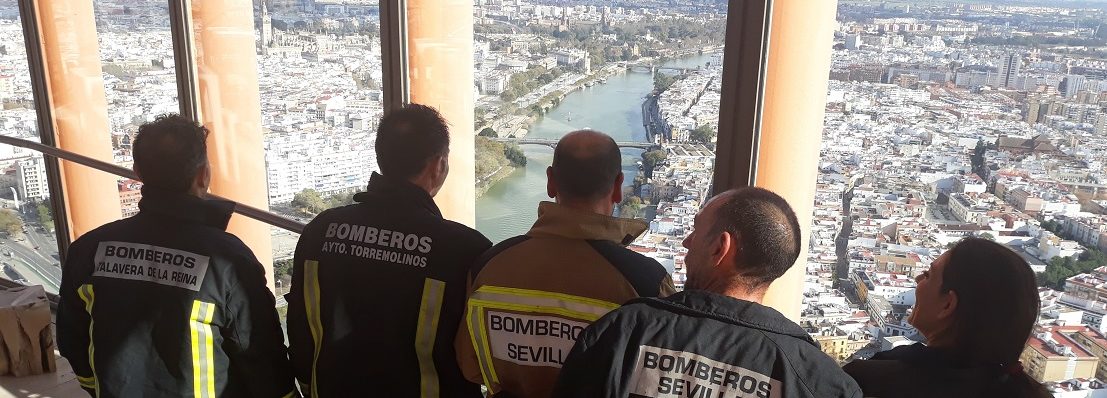 La TORRE SEVILLA acoge la cuarta edición de la cronoescalada en la Semana del Bombero de Sevilla