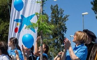 Los voluntarios de ”la Caixa” en Sevilla celebran una jornada lúdica con 150 niños y niñas en situación de vulnerabilidad 