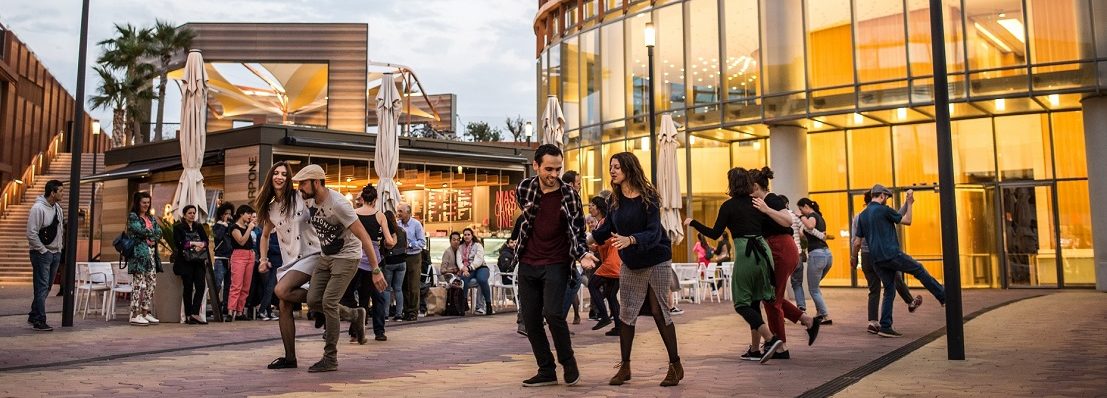 El Centro Comercial TORRE SEVILLA invita a bailar y disfrutar del jazz con una “Noche de #swing” 