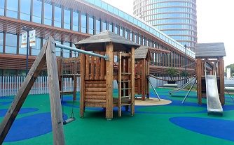 El Centro Comercial TORRE SEVILLA remodela su parque infantil  