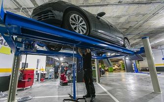 El Centro Comercial TORRE SEVILLA abre un nuevo servicio de taller y lavado ecológico de coches 