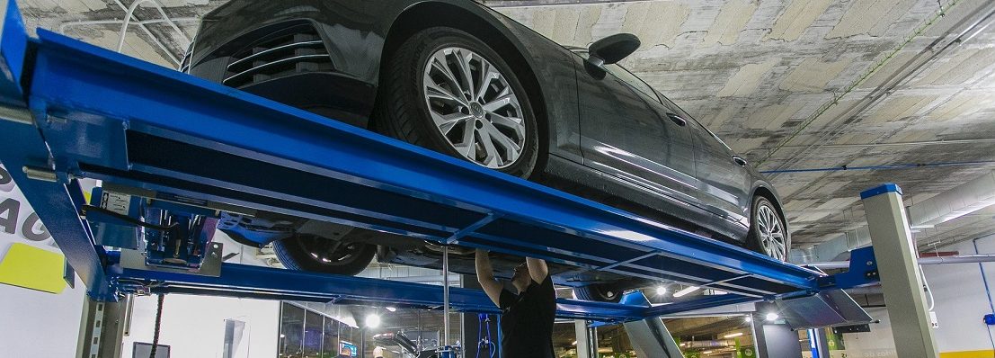 El Centro Comercial TORRE SEVILLA abre un nuevo servicio de taller y lavado ecológico de coches 