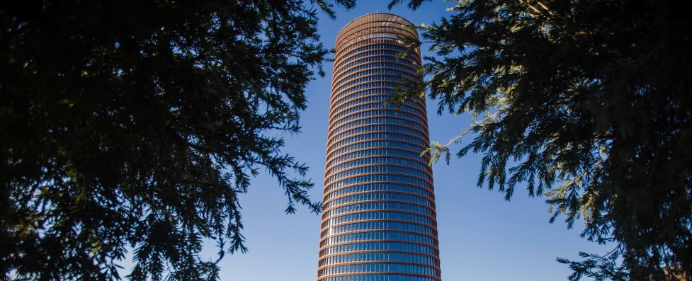 TORRE SEVILLA inaugura LOFT GARDEN, la mayor cubierta ajardinada de España como nuevo espacio sostenible para eventos